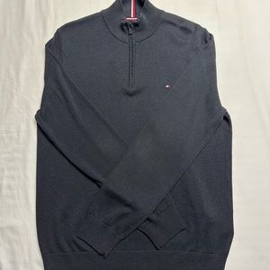 Tommy hilfigure crew neck!